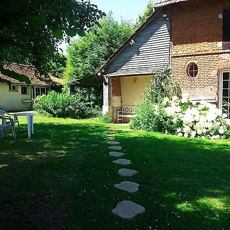 Le Salon De Musique Bed & Breakfast Tourny