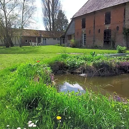 Le Salon De Musique Bed & Breakfast 3*